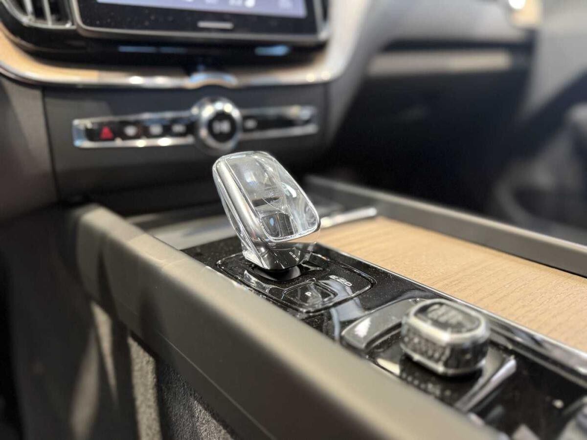 Volvo XC60 T6 Plus Dark+Neues Modell+Glasdach+Head-up