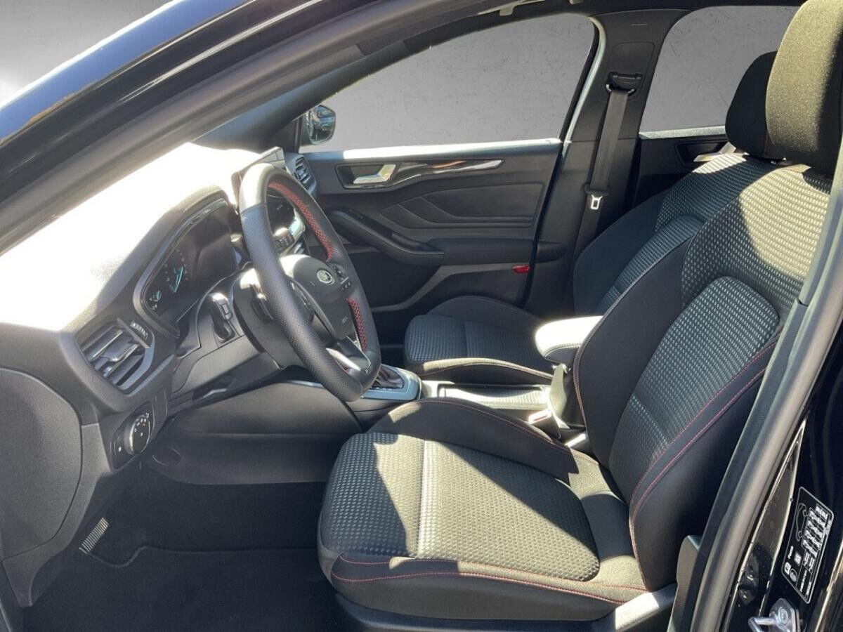 Ford Focus Turnier ST-Line - Gebrauchtwagen - Automatik - AHK abnehmbar -  Kein Wartungspaket möglich-