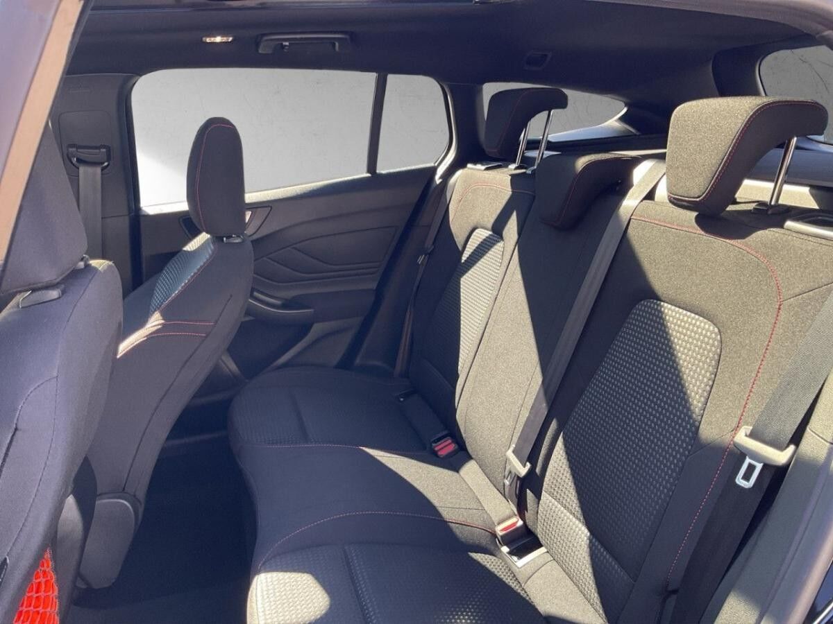 Ford Focus Turnier ST-Line - Gebrauchtwagen - Automatik - AHK abnehmbar -  Kein Wartungspaket möglich-