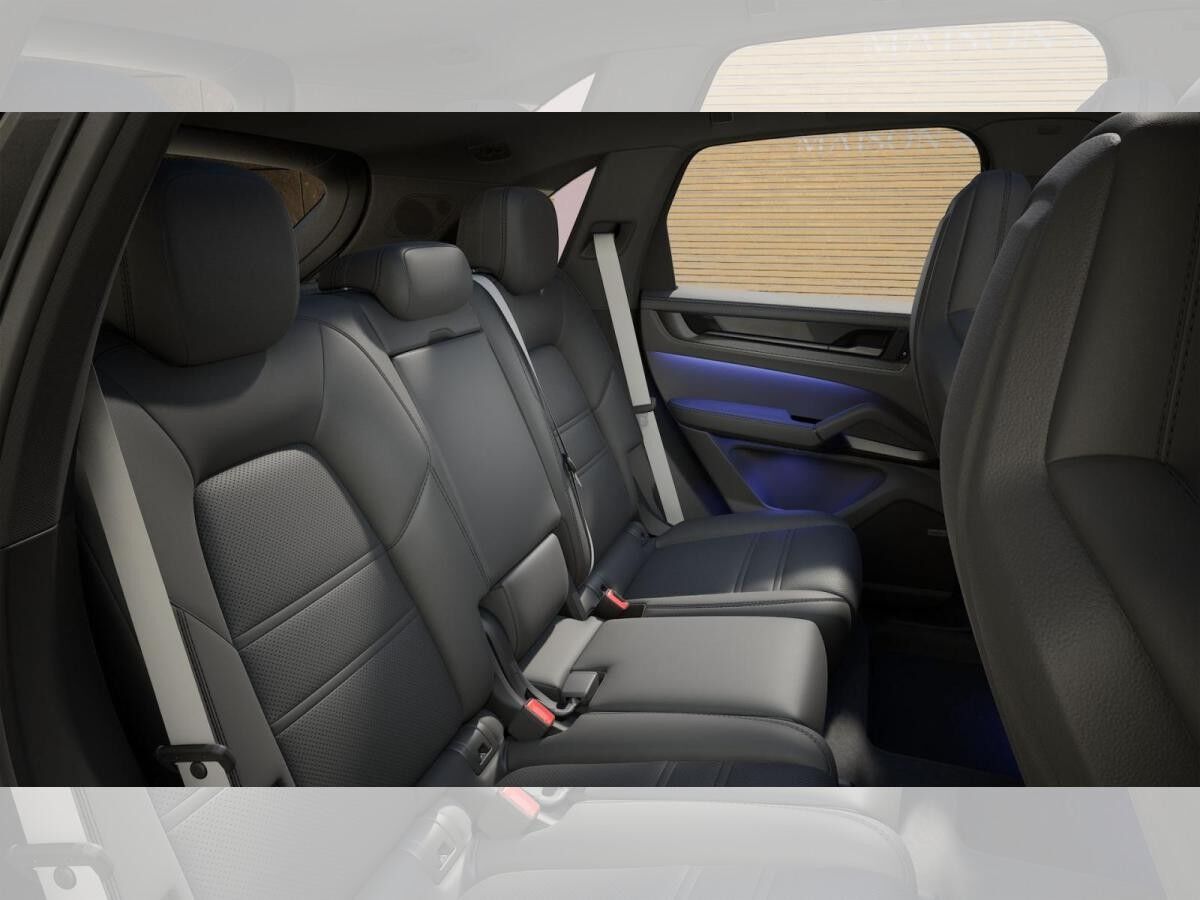 Porsche Cayenne E-Hybrid Black Edition mit SportDeisgn, AHK, HuD, inkl. 20-Zoll Winterräder