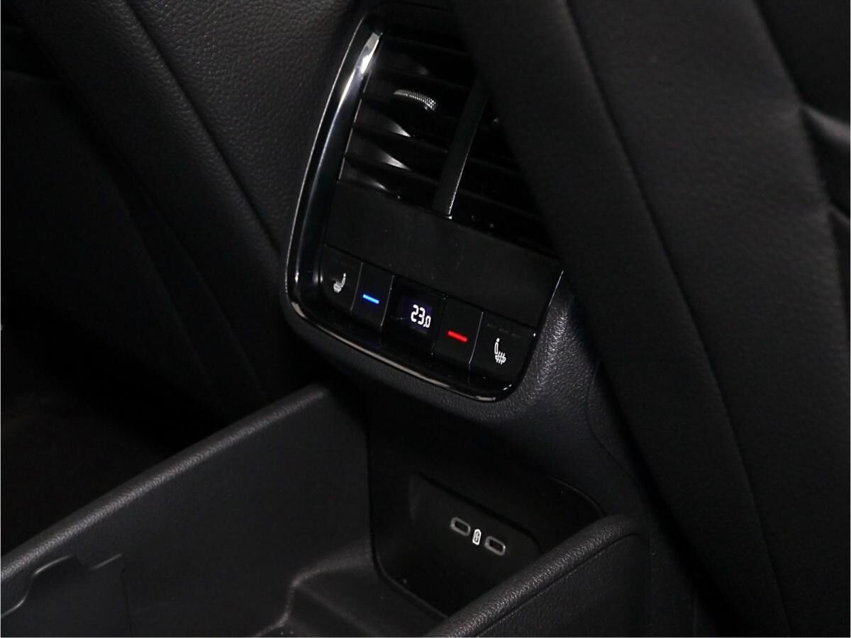 Skoda Octavia RS 2,0l TSI DSG *RFK SHZ AKH MATRIX*