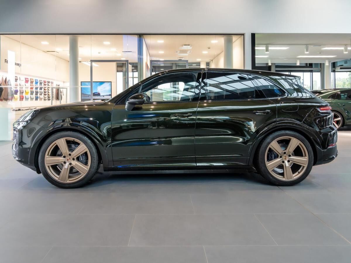 Porsche Cayenne E-Hybrid PTS dunkelolivemetallic*Head-Up Display*22 Zoll*Luftfederung*Panoramadach*Sportabgasanlage