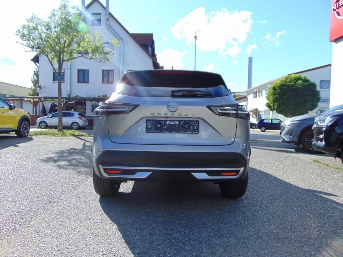 Nissan Qashqai N-Connecta 1.3 DIG-T AT (B) Klima