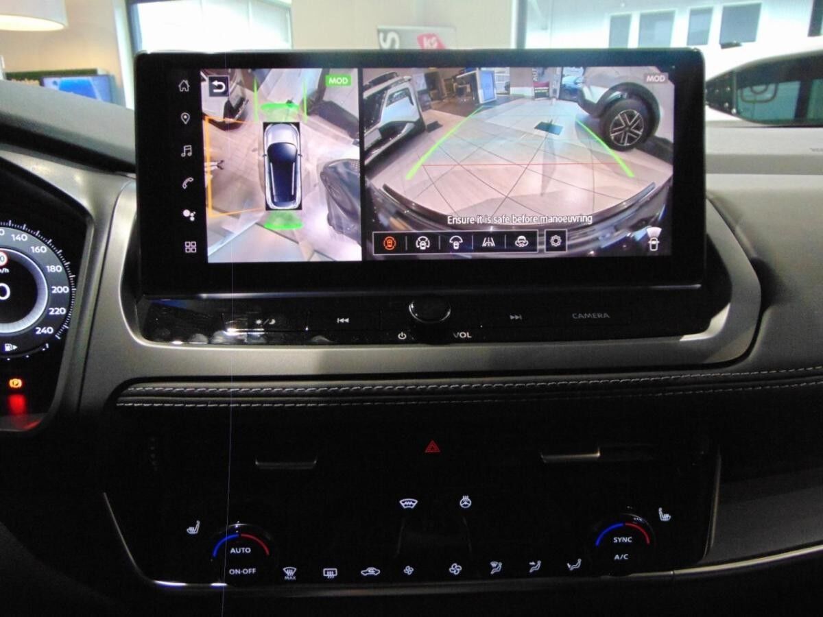 Nissan Qashqai QASHQAI N-Connecta 1.3 DIG-T Mild-Hybrid AT (B)