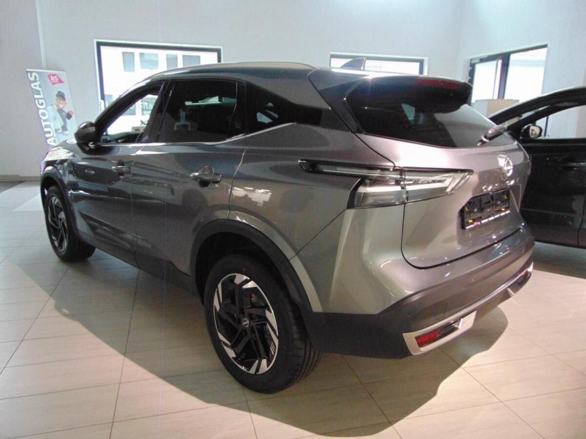 Nissan Qashqai QASHQAI N-Connecta 1.3 DIG-T Mild-Hybrid AT (B)