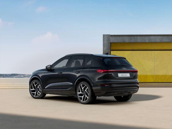 Audi Q6 e-tron 185 kW PANO 0,25% Verst. + AHK + TECH + 21 ZOLL +  SPORTSITZE + KOMFORTPAKET + MATRIX