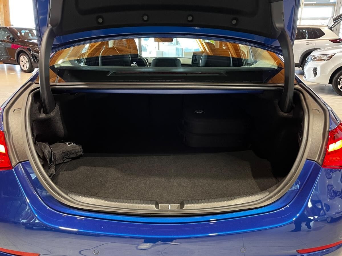 Mercedes-Benz C 300 e C -Klasse Lim ACC+AHKLED+Navi+KAM+SR&WR