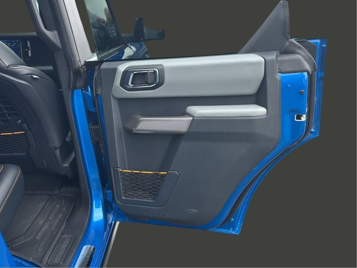 Ford Bronco Badlands + Heckzelt + B&O + Diff Sperre