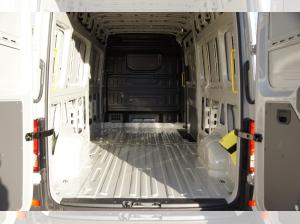 Volkswagen Crafter 35 Kasten lang Hochdach L4H3 LED ACC AHK