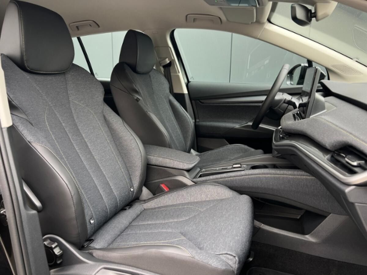 Skoda Elroq 50 Tour *Rückfahrkamera, Chrom-Paket*