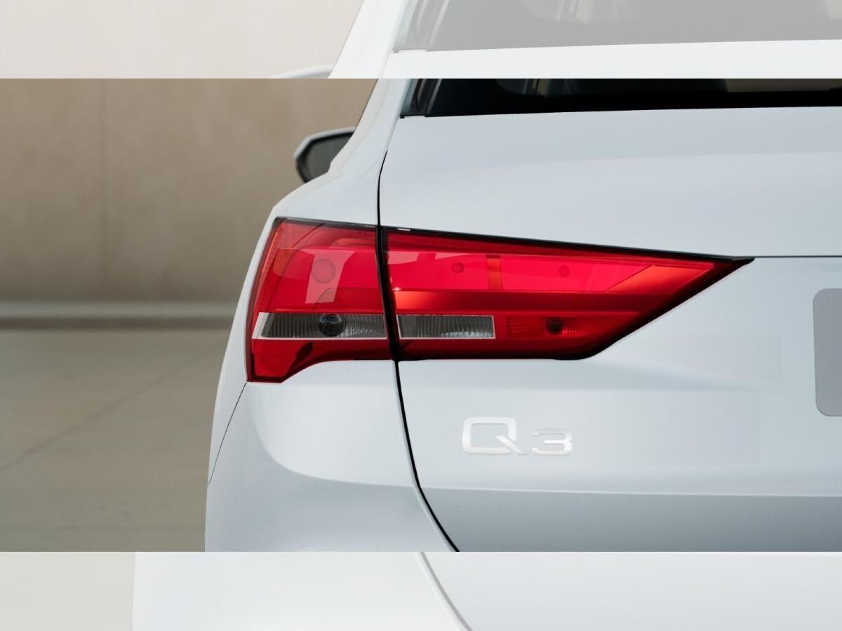 Audi Q3 advanced 35TFSI S-tronic / MMI-Navi plus, RFK