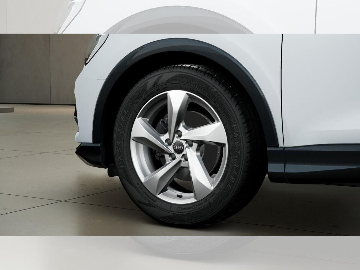 Audi Q3 advanced 35TFSI S-tronic / MMI-Navi plus, RFK