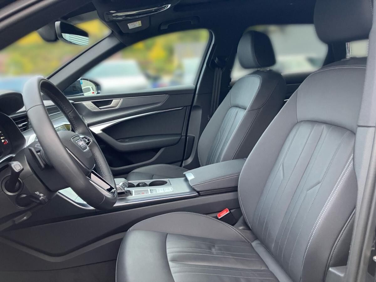 Audi A6 Avant advanced 45TFSI quattro S-tronic / Pano