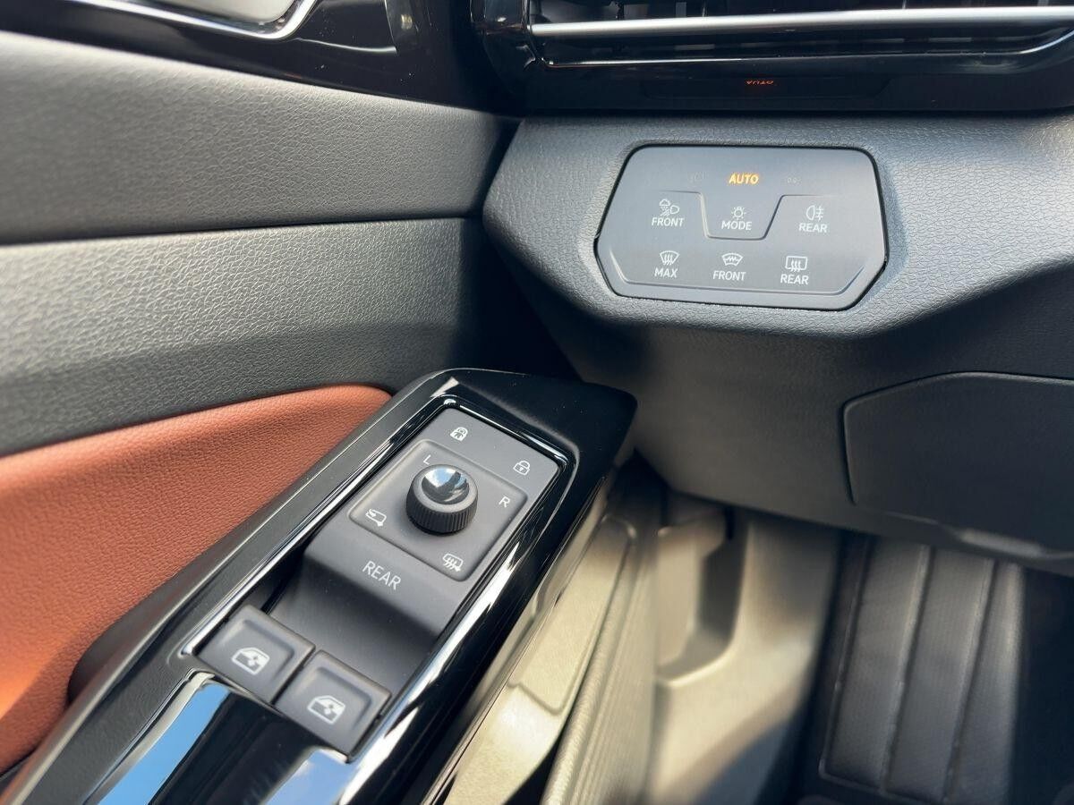 Volkswagen ID.4 Pro IQ.LIGHT AHK HUD KAM AR-HUD WÄRMEPUMPE Volkswagen ID.4 Pro IQ.LIGHT AHK HUD KAM AR-HUD WÄRMEPUMPE