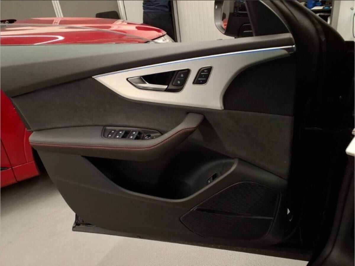 Audi Q8 SUV S line 55 TFSI quattro tiptronic *HUD*AHK