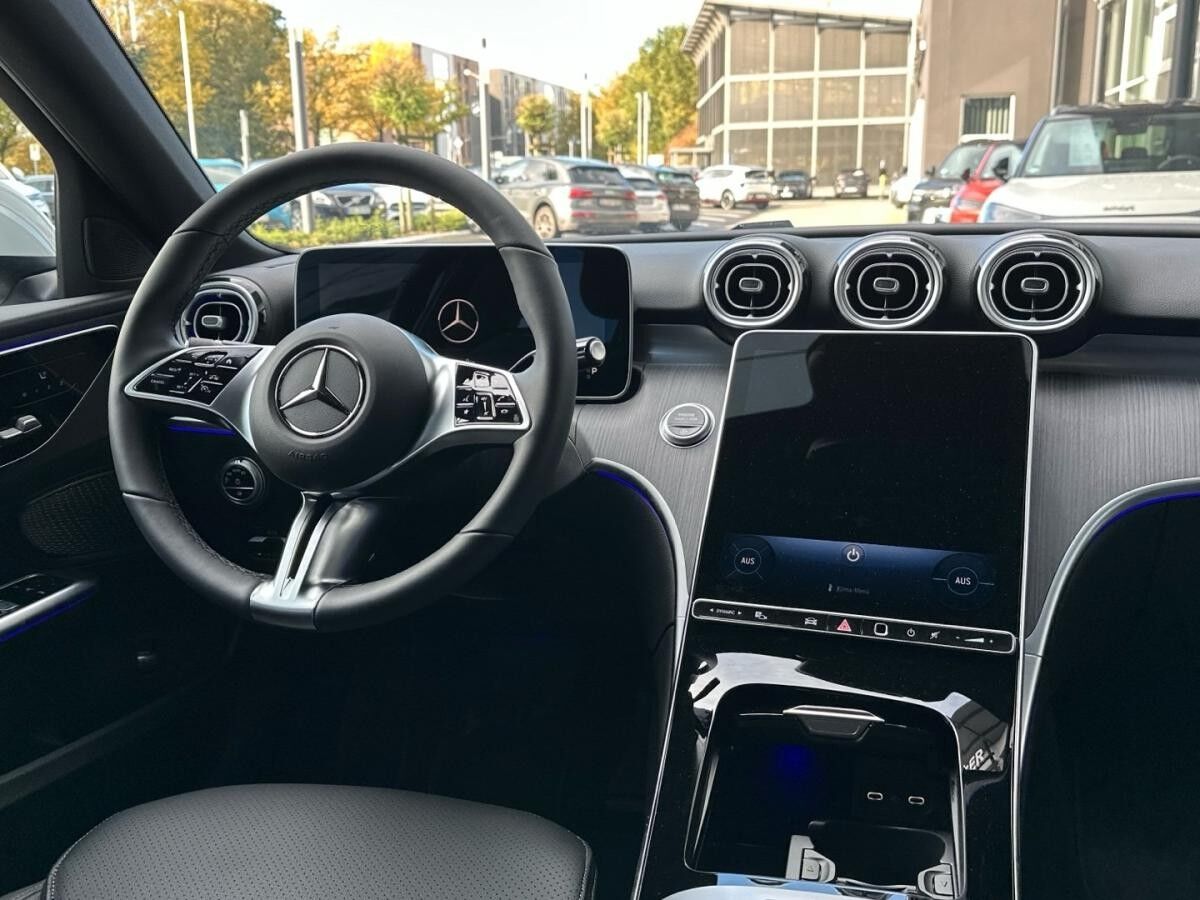 Mercedes-Benz C 200 T Avantgarde Digital-Light AHK Ambiente