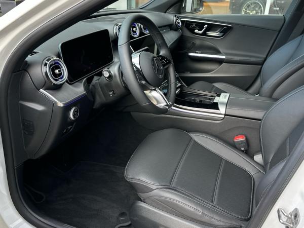 Mercedes-Benz C 200 T Avantgarde Digital-Light AHK Ambiente