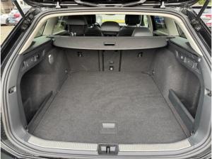 Volkswagen Passat Variant Business 1,5 l eTSI DSG LED Navi AHK Climatronic