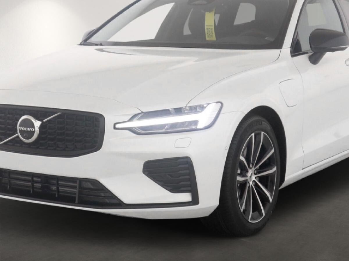 Volvo V60 T6 Plus Dark  Plug-In Hybrid AWD Voll-LED 360°Kamera