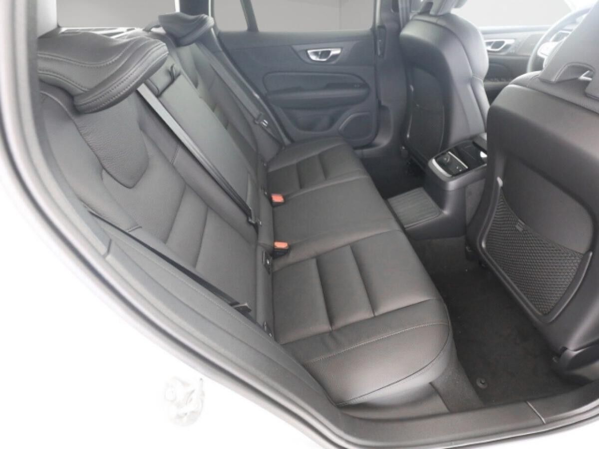 Volvo V60 T6 Plus Dark  Plug-In Hybrid AWD Voll-LED 360°Kamera