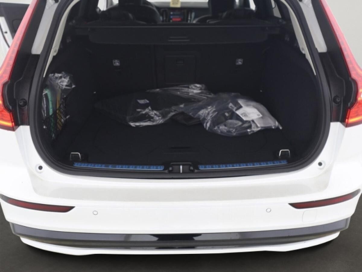 Volvo V60 T6 Plus Dark  Plug-In Hybrid AWD Voll-LED 360°Kamera