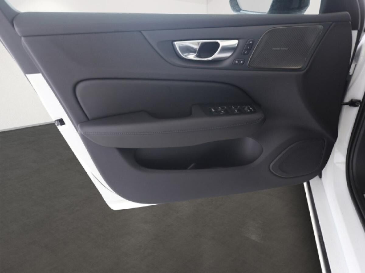 Volvo V60 T6 Plus Dark  Plug-In Hybrid AWD Voll-LED 360°Kamera