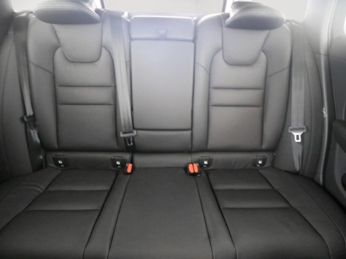 Volvo V60 T6 Plus Dark  Plug-In Hybrid AWD Voll-LED 360°Kamera