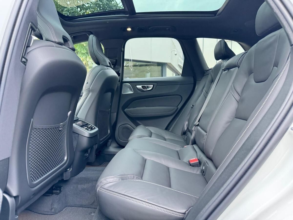 Volvo XC60 B5 AWD ULTRA -BLACK EDITION- Facelift MJ26-