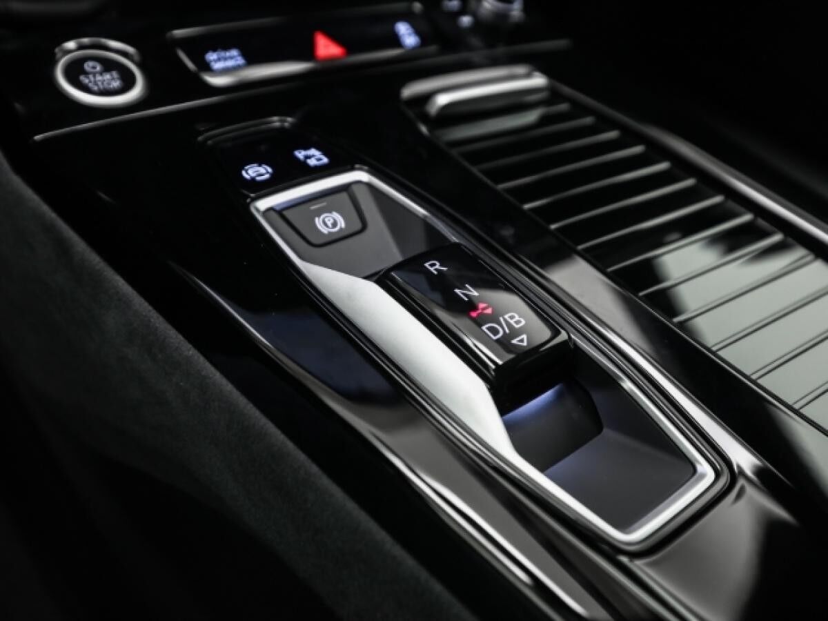 Audi A6 e-tron Avant performance B&O AHK HUD Navi Matrix