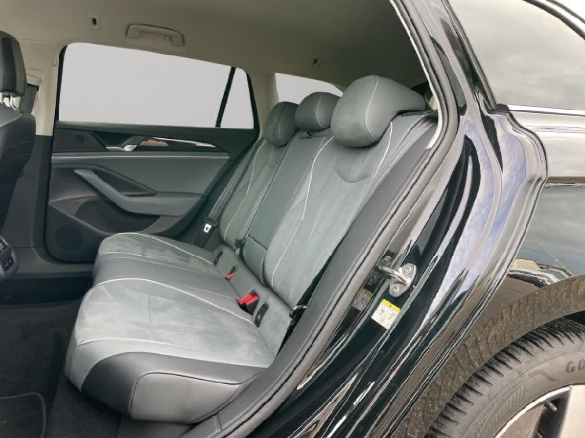 Volkswagen Passat Business 1.5 eTSI DSG ACC, AHK, RFK, SHZ