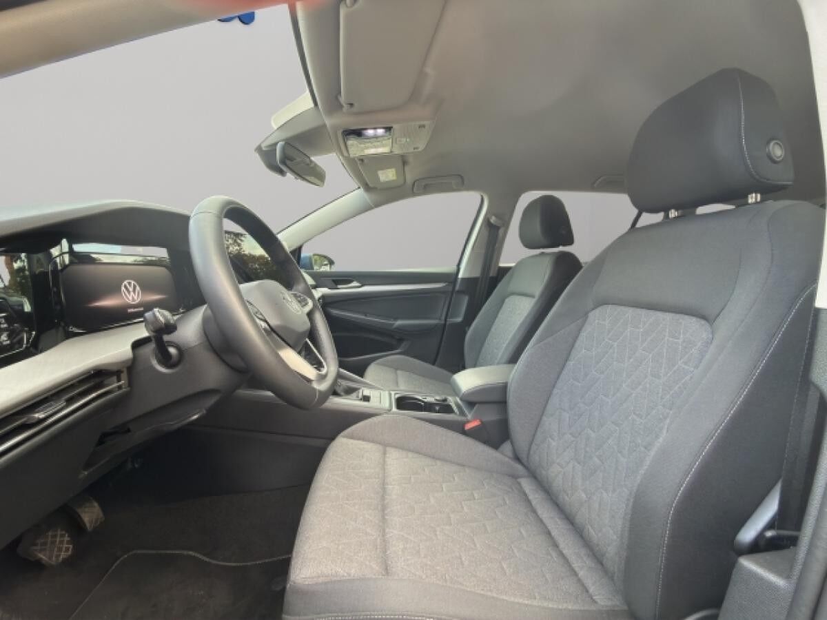 Volkswagen Golf VIII Variant Life 1.5 TSI AHK, Navi, Shzg