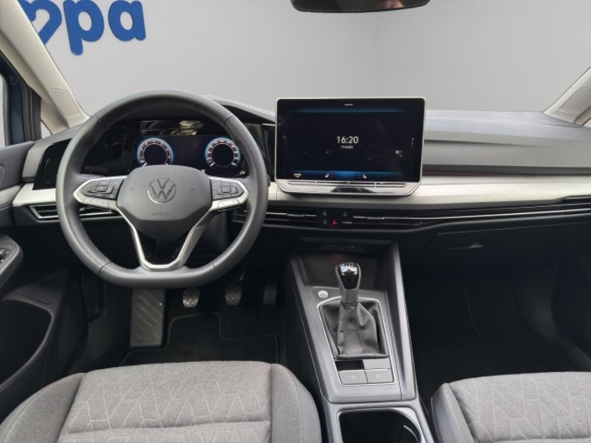 Volkswagen Golf VIII Variant Life 1.5 TSI AHK, Navi, Shzg