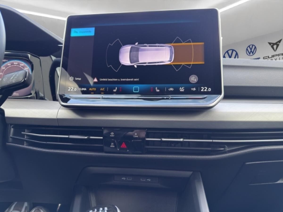 Volkswagen Golf VIII Variant Life 1.5 TSI AHK, Navi, Shzg