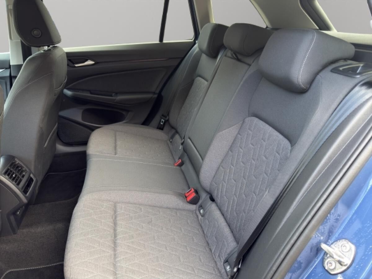 Volkswagen Golf VIII Variant Life 1.5 TSI AHK, Navi, Shzg