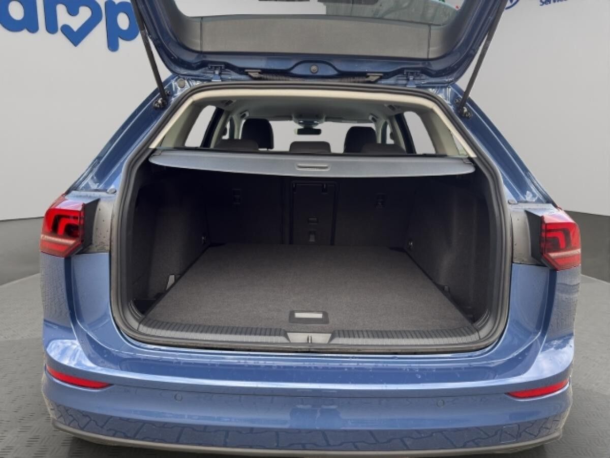 Volkswagen Golf VIII Variant Life 1.5 TSI AHK, Navi, Shzg