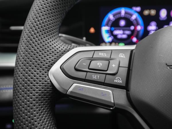 Volkswagen Tayron R-Line 2.0 TDI DSG AHK Navi Kamera IQ.Light