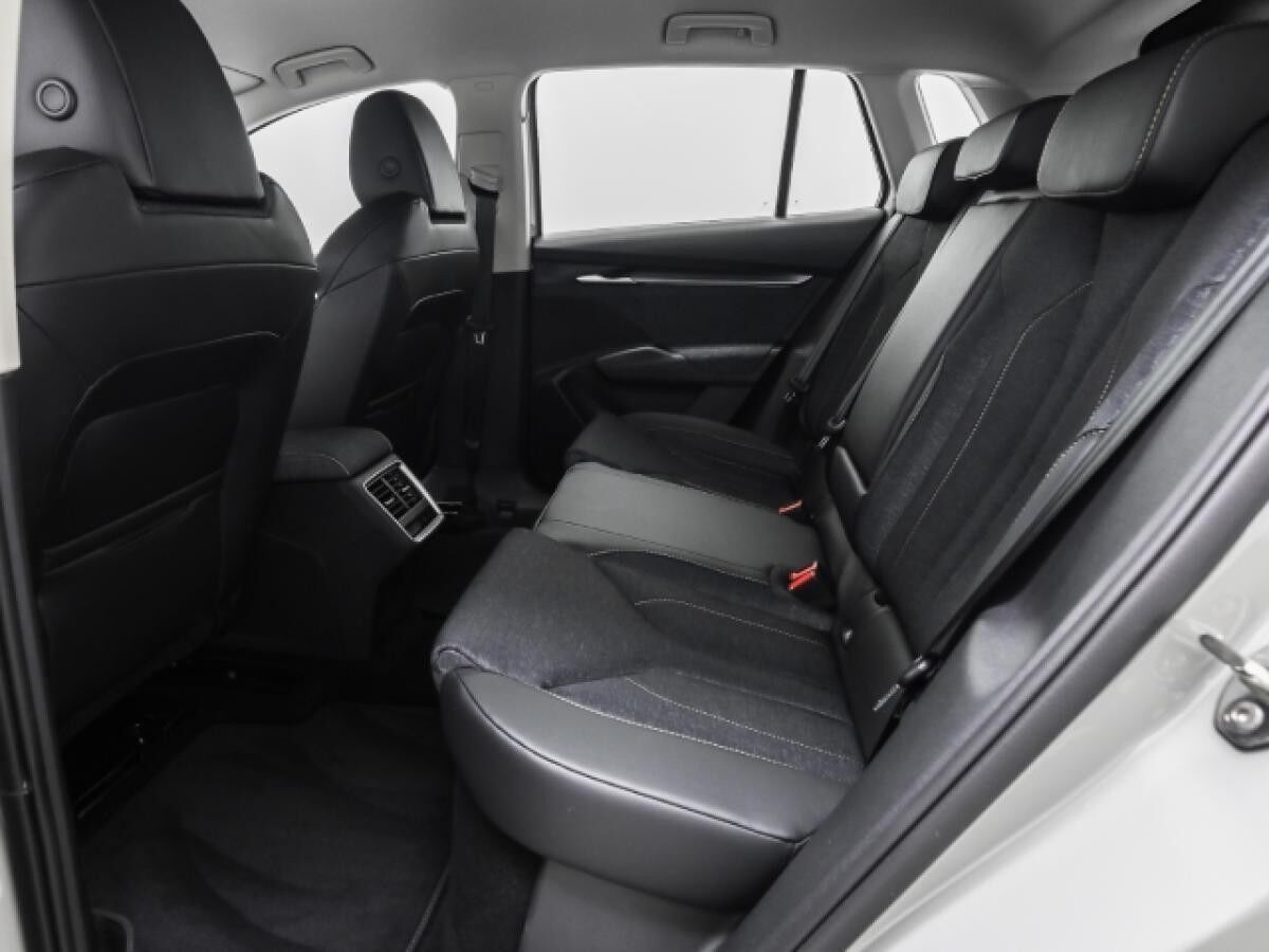 Skoda Elroq 60 Loft AHK Navi Kamera ACC