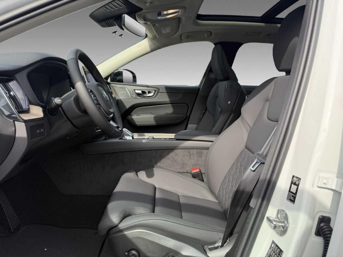 Volvo XC60 T6 Plus Dark+Neues Modell+Glasdach+Head-up