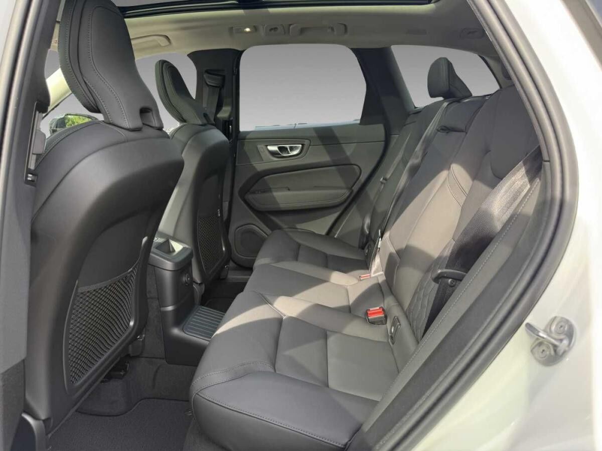 Volvo XC60 T6 Plus Dark+Neues Modell+Glasdach+Head-up