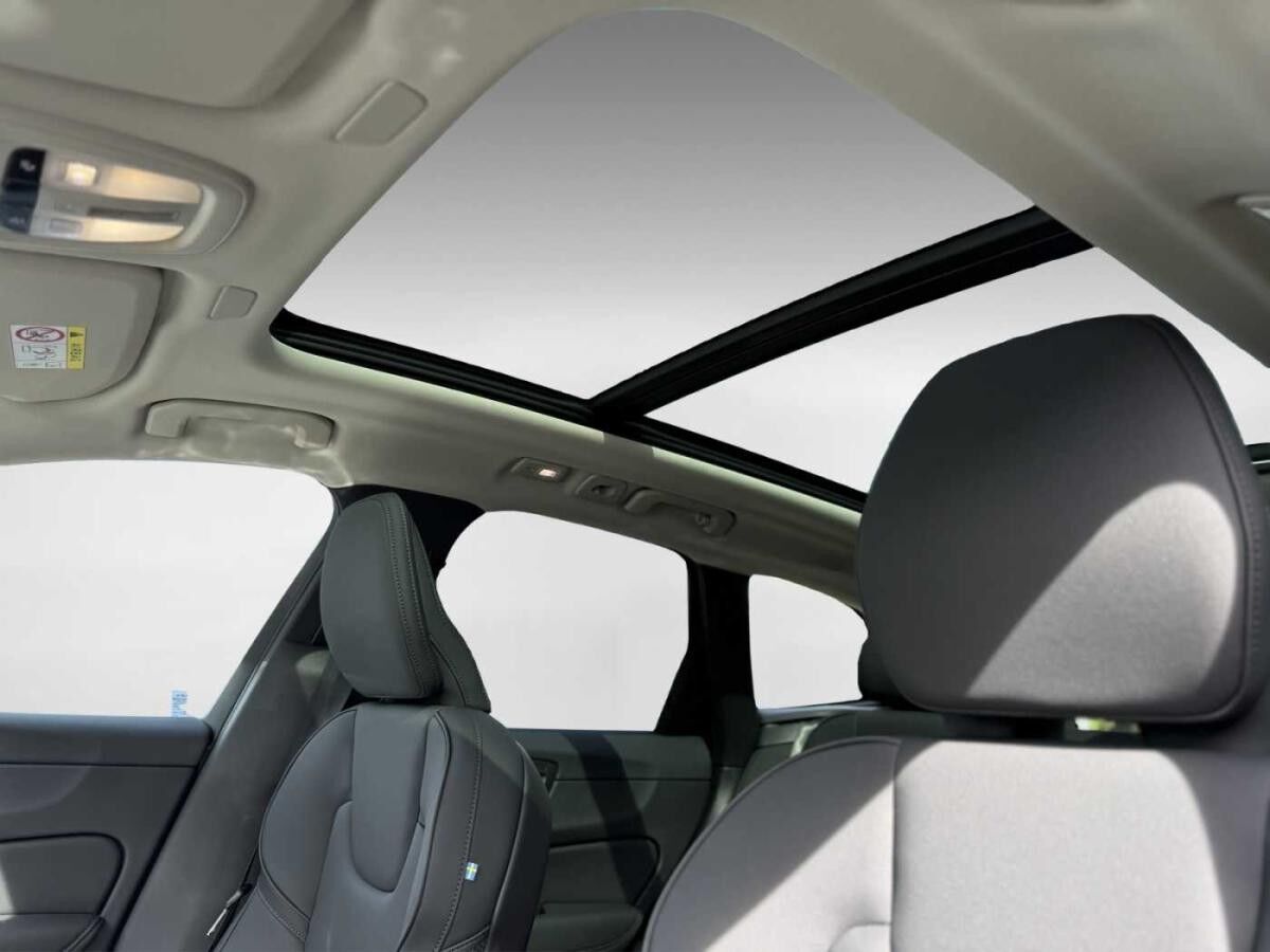 Volvo XC60 T6 Plus Dark+Neues Modell+Glasdach+Head-up