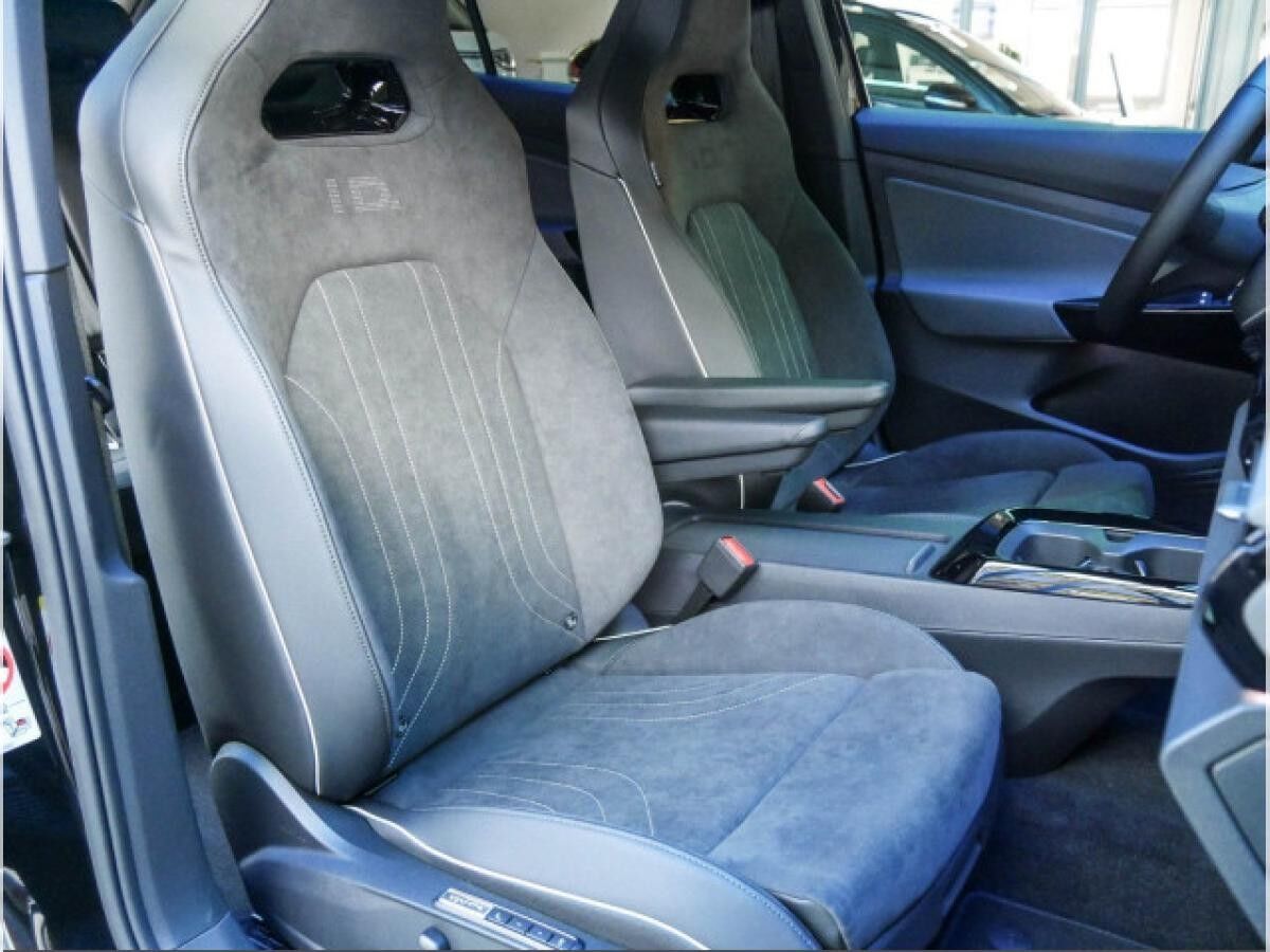 Volkswagen ID.4 Pro h AHK,IQ-DRIVE,BLACKEDITION Lagerwagen !