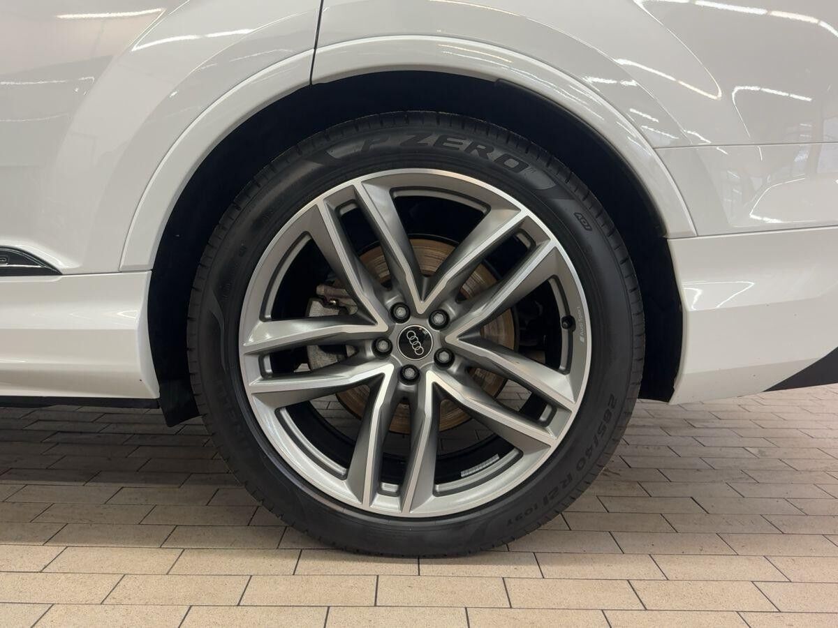 Audi Q7 55 TFSI e S line quattro tiptronic AHK Luftfed. Matrix