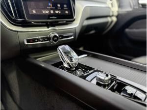 Volvo XC60 T8 Plus Black Edition+360°+HUD+Licht+Lagom