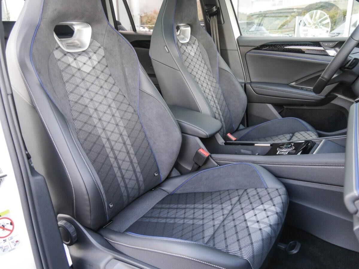 Volkswagen Tiguan R-Line 1,5 l eHybrid OPF / 6-Gang-Doppelkupplungsgetriebe DSG