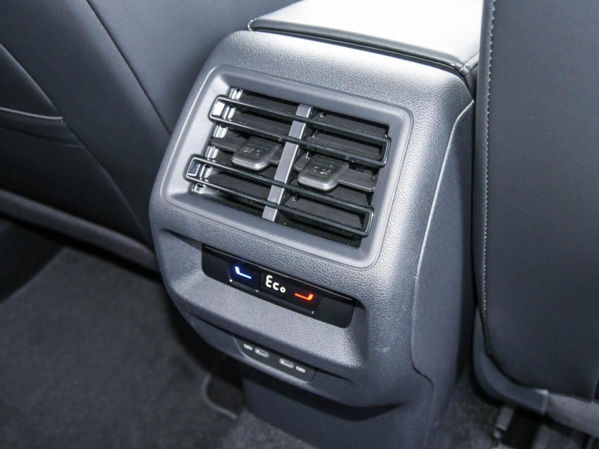 Volkswagen Tiguan R-Line 1,5 l eHybrid OPF / 6-Gang-Doppelkupplungsgetriebe DSG