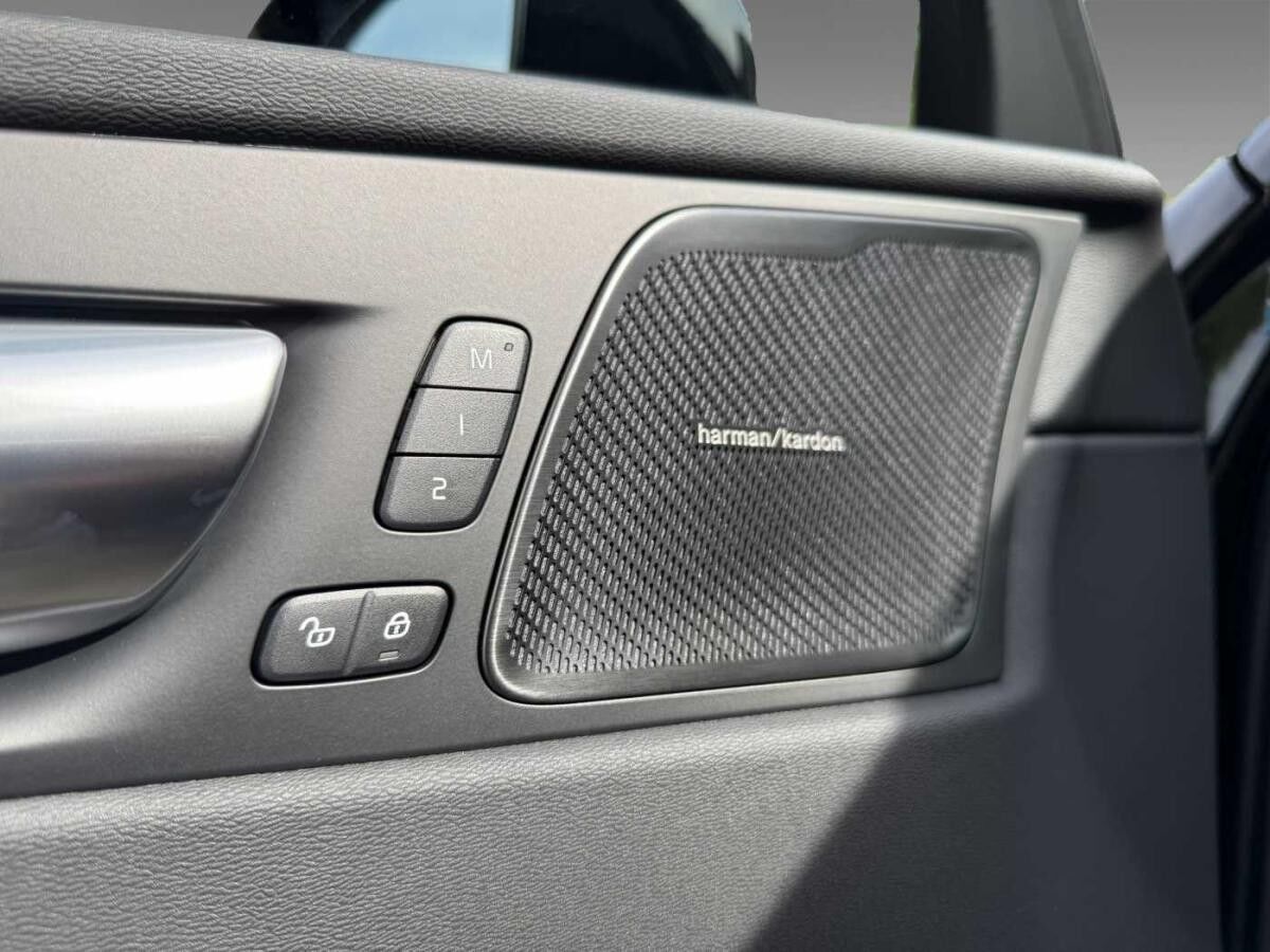 Volvo XC60 T6 Plus Black Edition+Lagom+360°+Licht+H/K