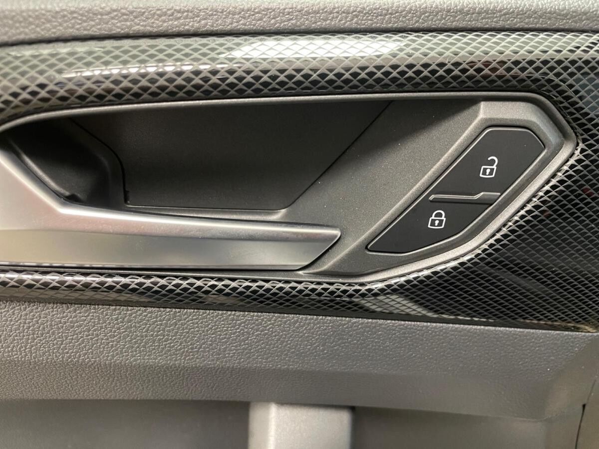 Volkswagen T-Cross Life 1.0 TSI 70kW - LED Rear View LM SHZ IQ.Drive DAB+ MFL App-Connect Digital Cockpit