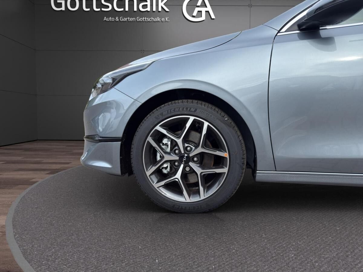 Kia Ceed 1.5 T-GDI 140 PS DCT Spirit *Tech-Paket*