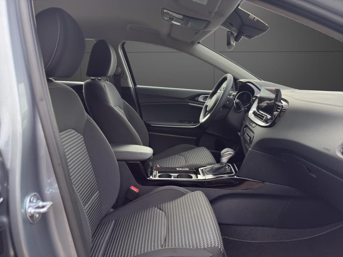 Kia Ceed 1.5 T-GDI 140 PS DCT Spirit *Tech-Paket*