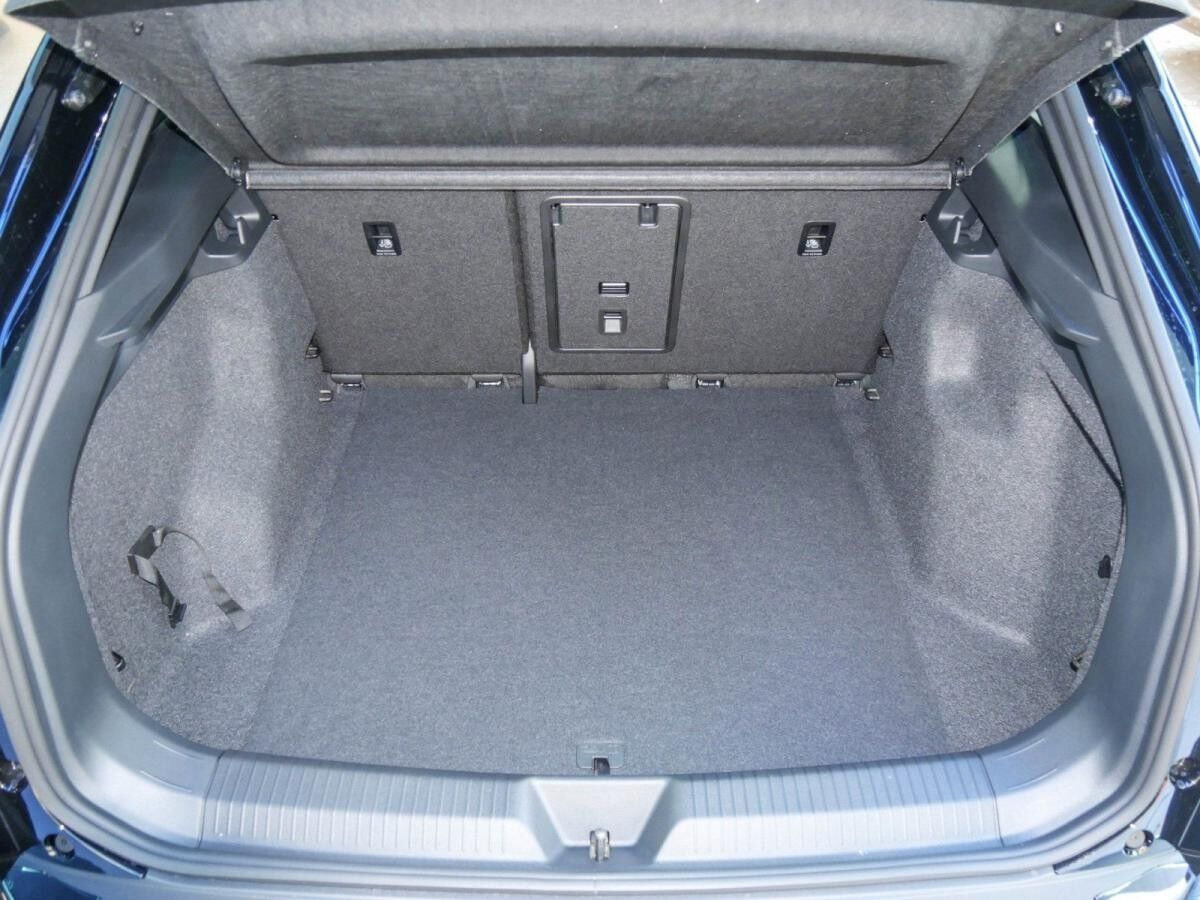 Volkswagen ID.4 Pro h AHK,IQ-DRIVE,BLACKEDITION Lagerwagen !